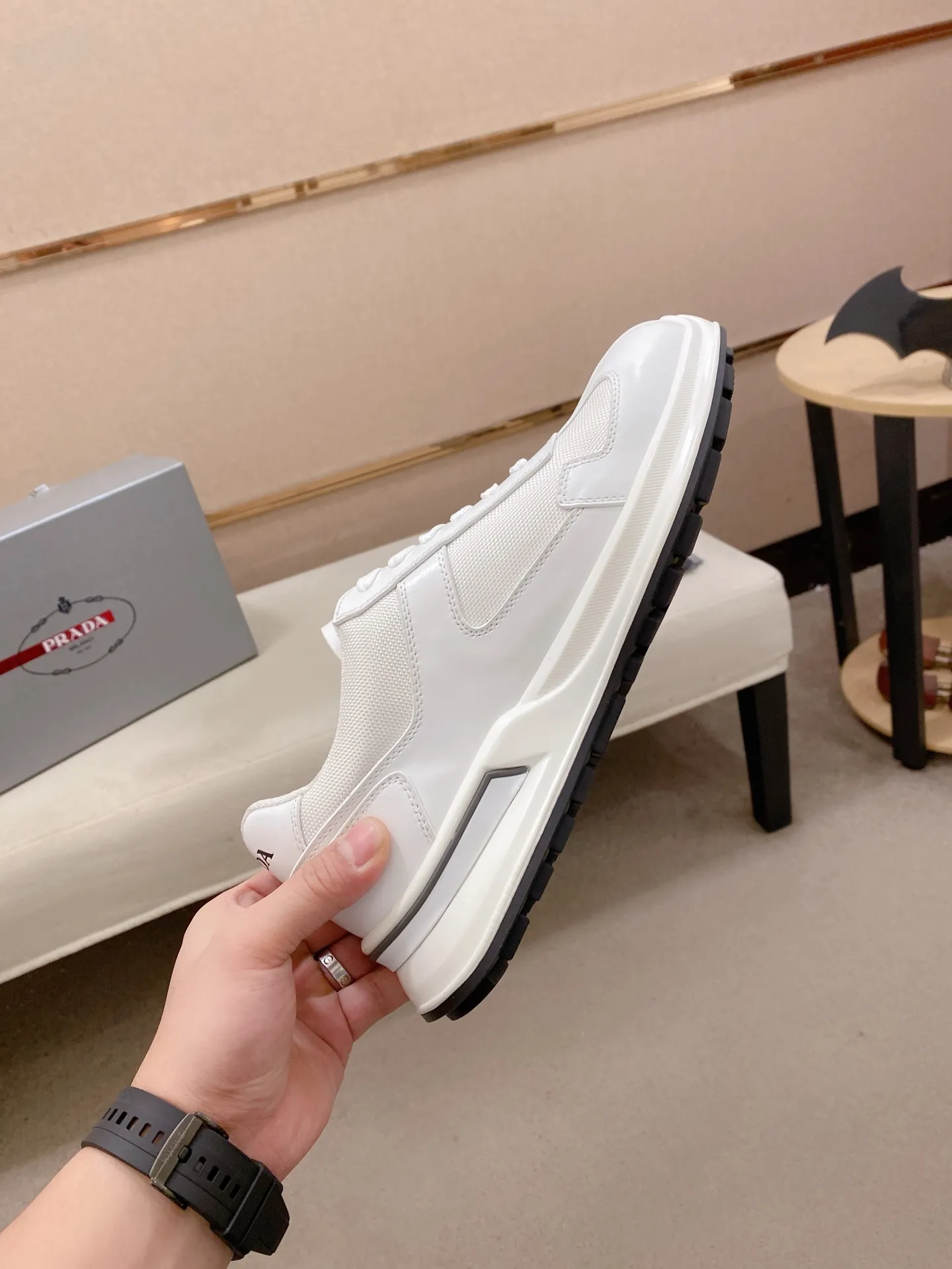 Factory price 600💰 ✔️✔️✔️High version High-quality new PRADA (Prada) counters are on the market at the same time, new men's shoes, 😘fabrics imported first-layer cowhide with waterproof materials, purely handmade. Lining: Full cowhide lining. 👍🏿 High-end ☄️ air-cushion molded anti-slip rubber outsole, exquisite lines, simple and elegant, comfortable and high-end for leisure travel. Code number: 38 to 45